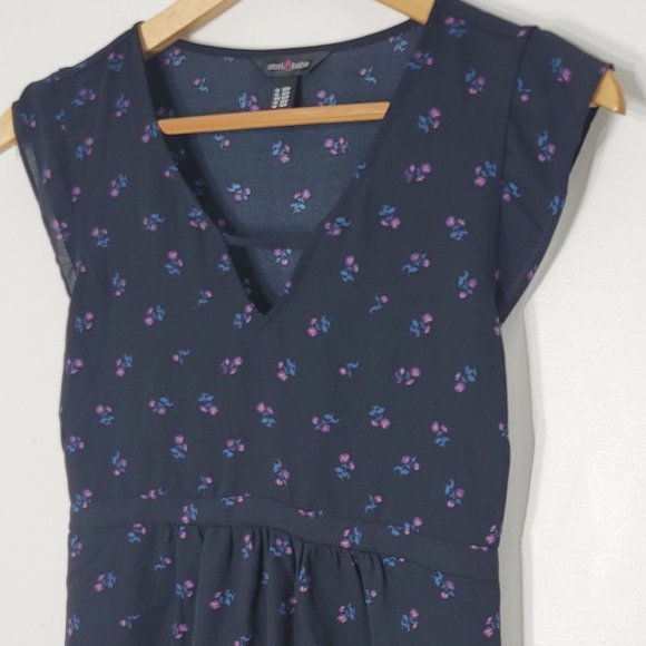 Stork & Babe Maternity Floral Print Sleeveless V-Neck Summer Casual Blouse XS - Picture 2 of 9